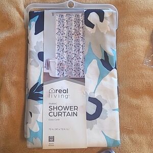 NWt blue & white flower pattern Shower Curtain & shower curtain hooks